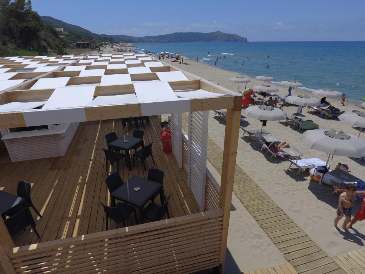 פישוטה Residence Le Palme - Appartamenti Sul Mare - Spiaggia Tra Palinuro E Caprioli מראה חיצוני תמונה