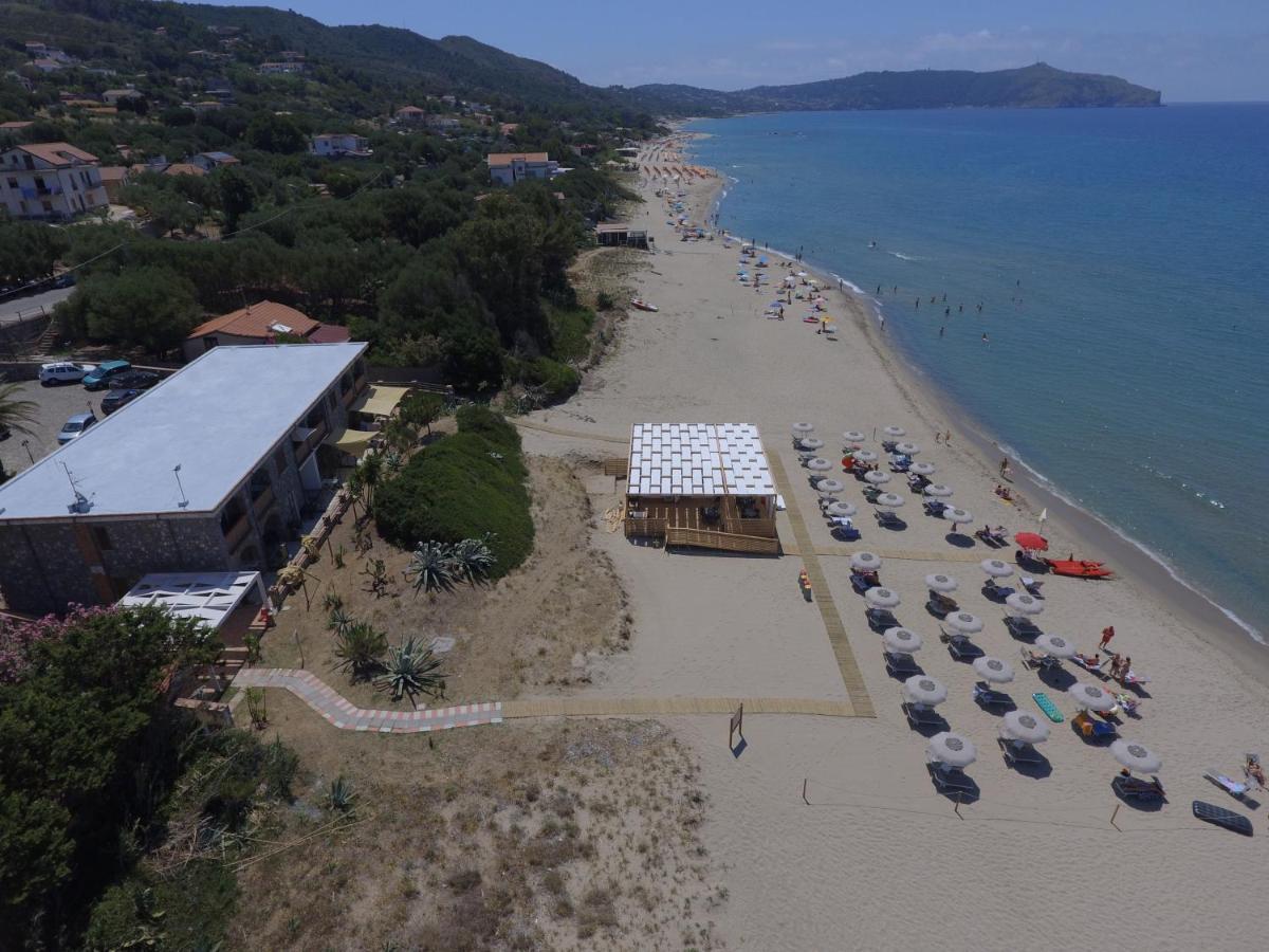 פישוטה Residence Le Palme - Appartamenti Sul Mare - Spiaggia Tra Palinuro E Caprioli מראה חיצוני תמונה