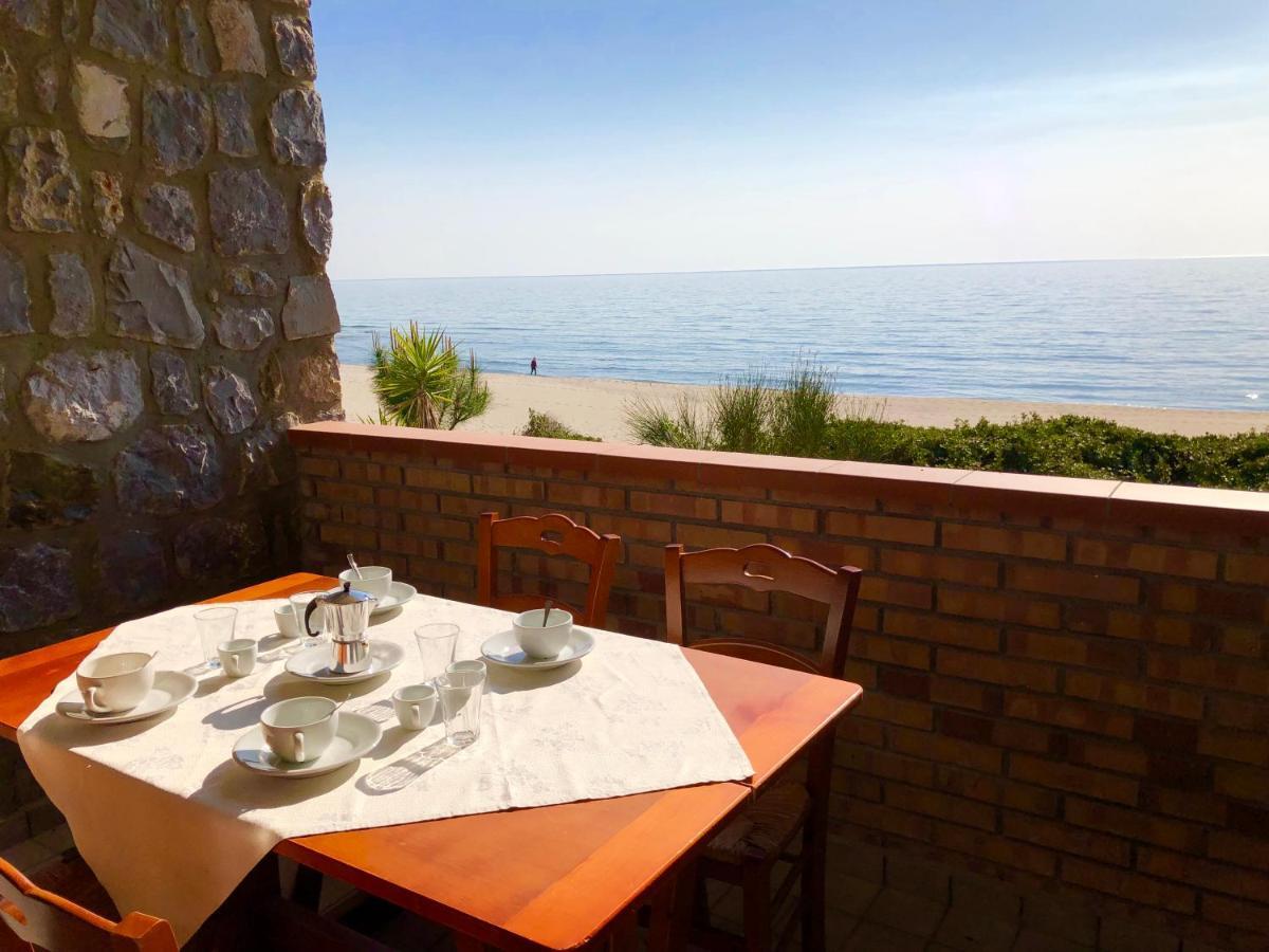 פישוטה Residence Le Palme - Appartamenti Sul Mare - Spiaggia Tra Palinuro E Caprioli מראה חיצוני תמונה