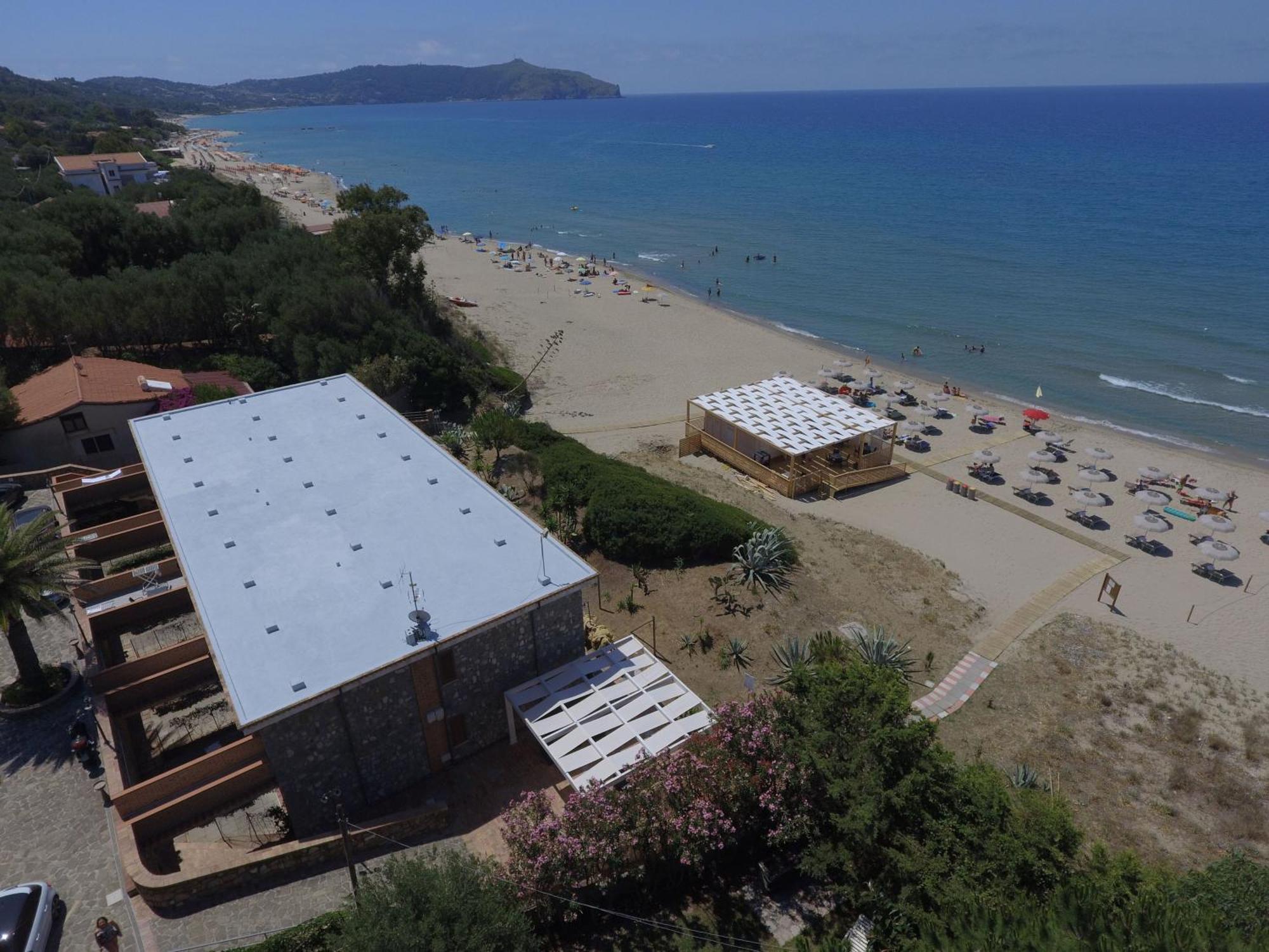 פישוטה Residence Le Palme - Appartamenti Sul Mare - Spiaggia Tra Palinuro E Caprioli מראה חיצוני תמונה