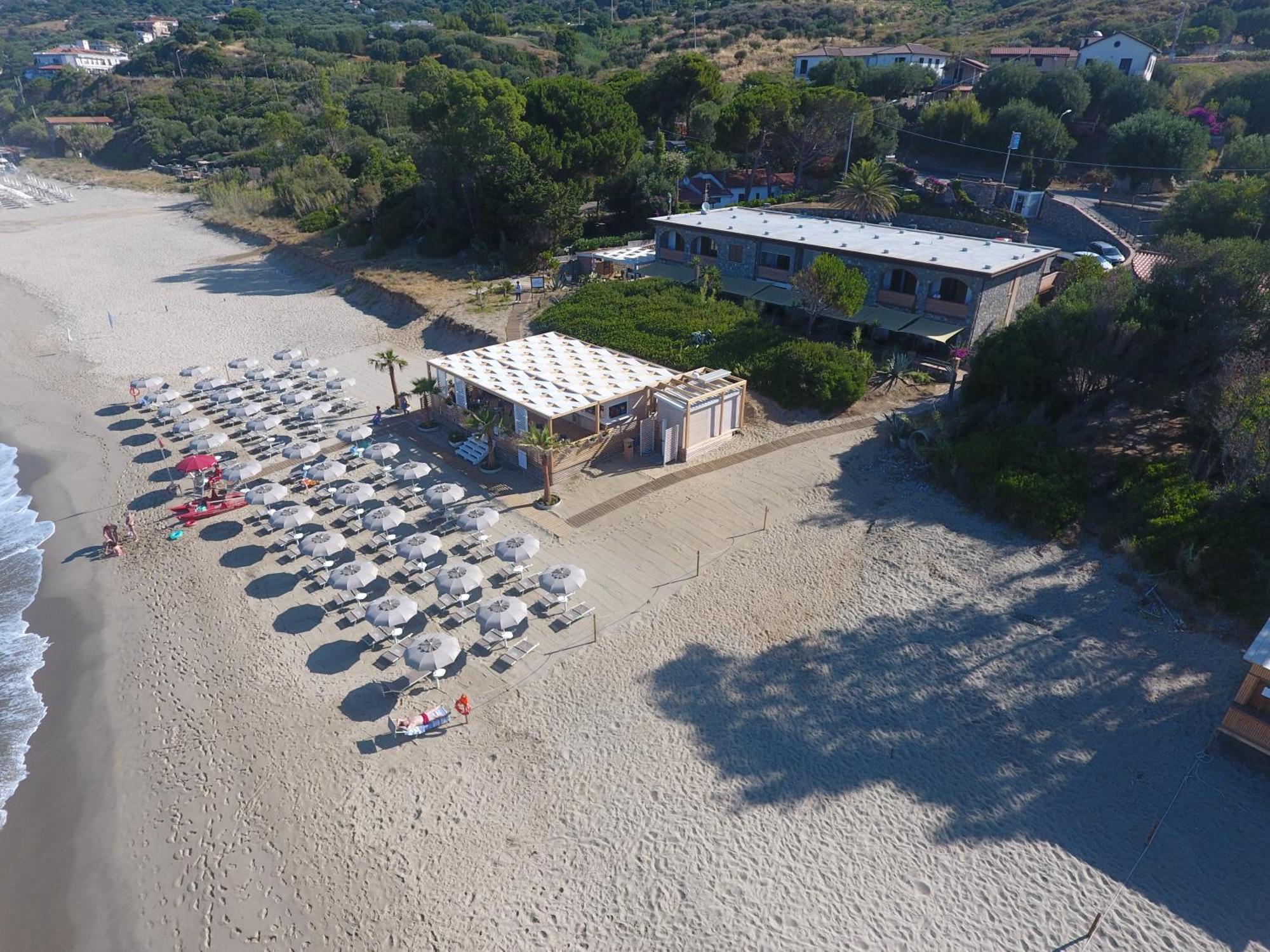 פישוטה Residence Le Palme - Appartamenti Sul Mare - Spiaggia Tra Palinuro E Caprioli מראה חיצוני תמונה