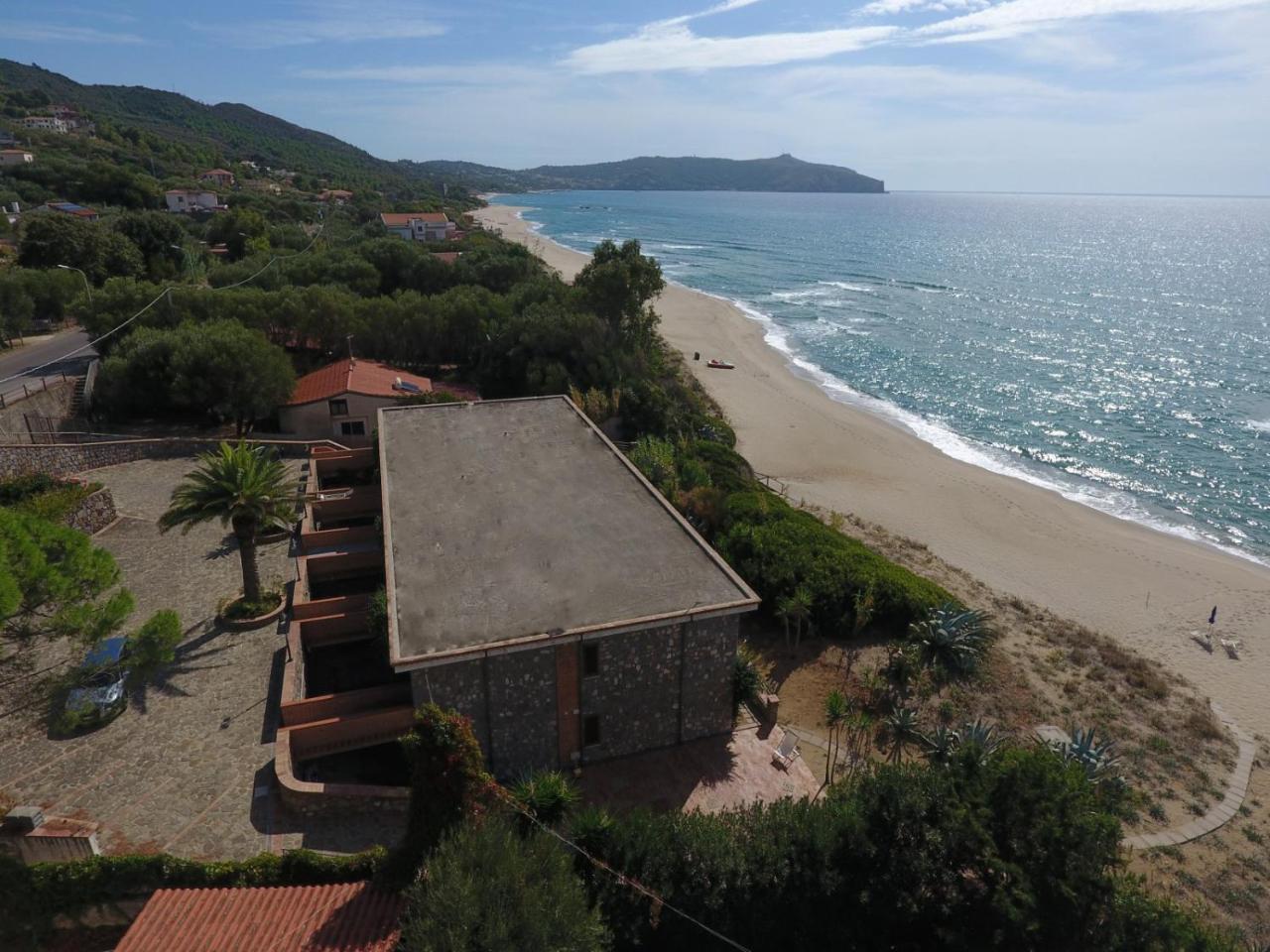פישוטה Residence Le Palme - Appartamenti Sul Mare - Spiaggia Tra Palinuro E Caprioli מראה חיצוני תמונה