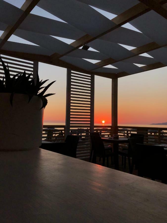 פישוטה Residence Le Palme - Appartamenti Sul Mare - Spiaggia Tra Palinuro E Caprioli מראה חיצוני תמונה